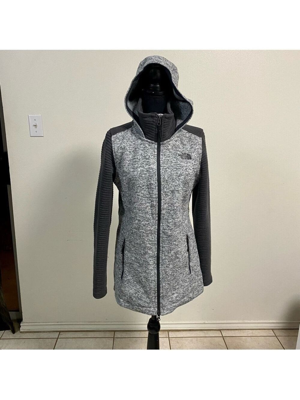 The North Face Indi Hooded Parka GRAY size Medium
